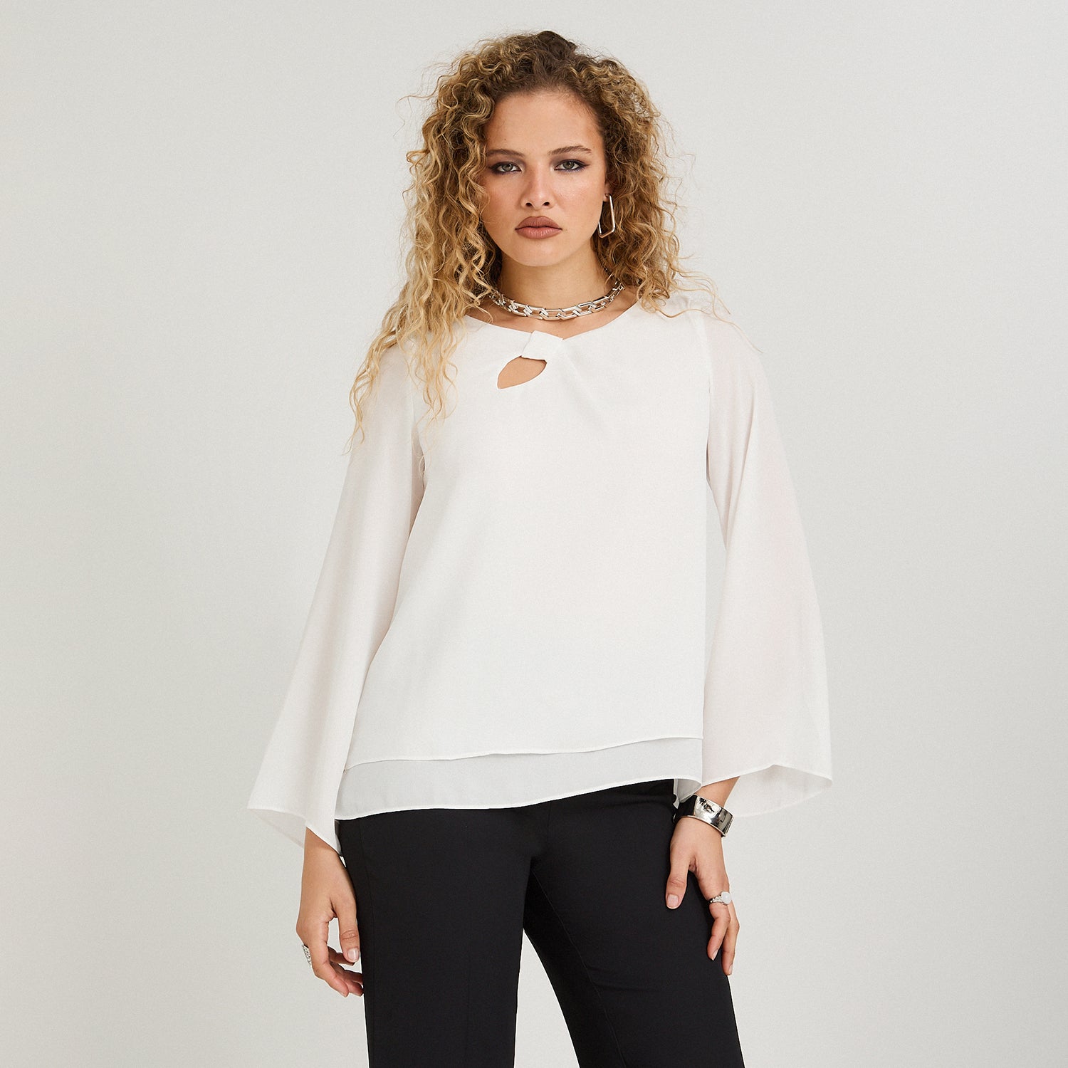 Blusa Manga Larga con Cut Out Crudo